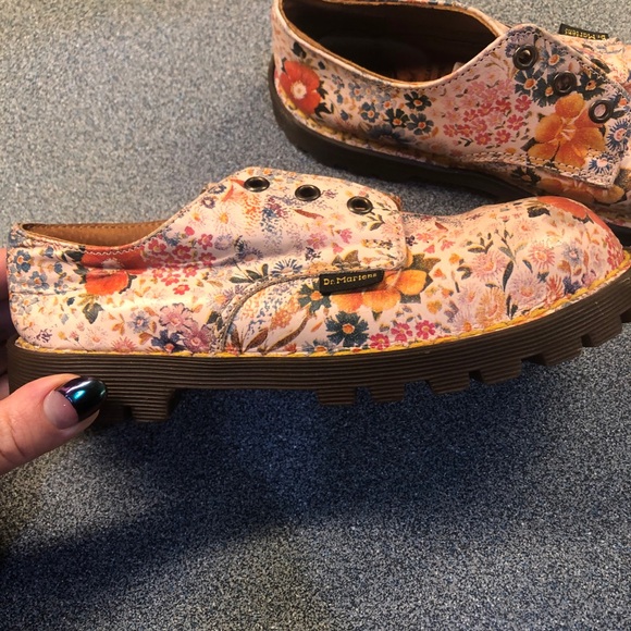Vintage floral dr marten loafers. - Picture 4 of 13